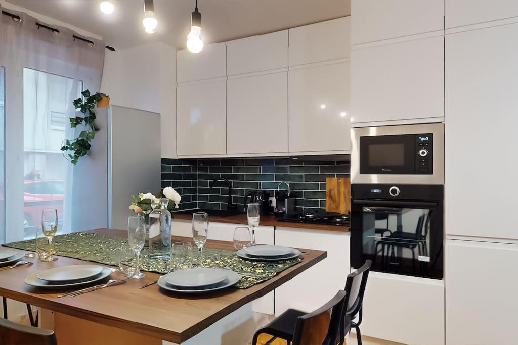 8 People - 4 Rooms - 2 Salle De Bain - Metro 7 & 14 - Porte Italie - Private Car Park- Wifi Le Kremlin-Bicêtre Exterior foto