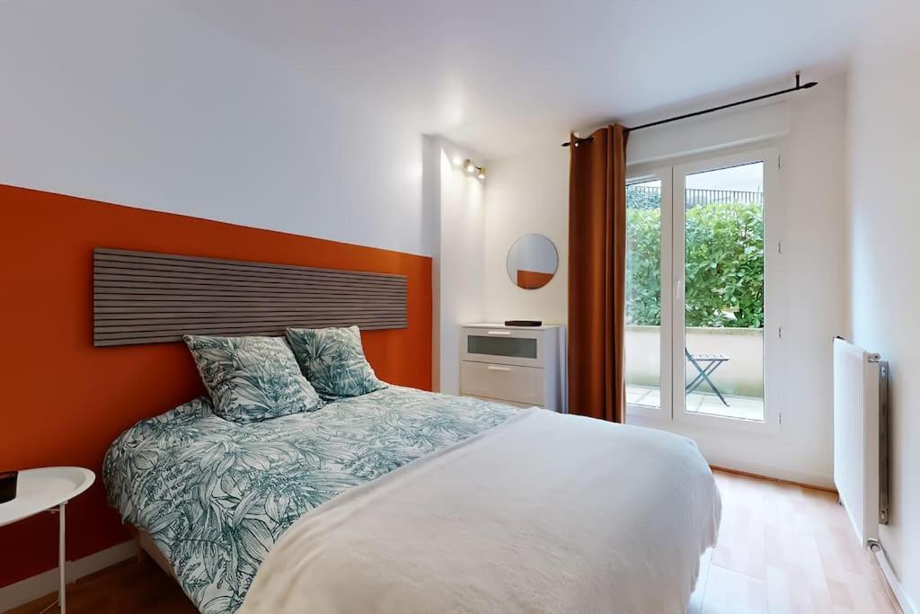 8 People - 4 Rooms - 2 Salle De Bain - Metro 7 & 14 - Porte Italie - Private Car Park- Wifi Le Kremlin-Bicêtre Exterior foto